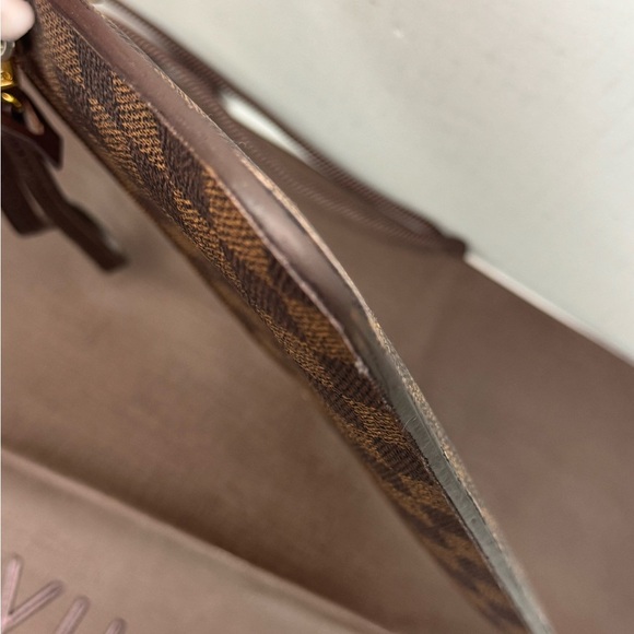 Louis Vuitton Authentic Damier Ebene Neverfull MM Pochette - Picture 6 of 13